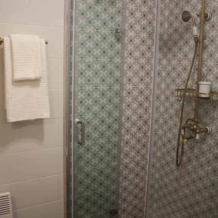 Kikelet Udvarhaz Apartment Zánka